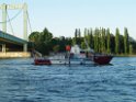 Motor Segelboot mit Motorschaden trieb gegen Alte Liebe bei Koeln Rodenkirchen P179